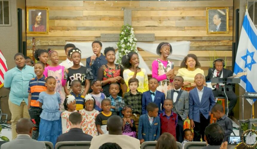 I KNOW REDEEMER LIVES | Sis. Sharon Mpiana & Sunday School