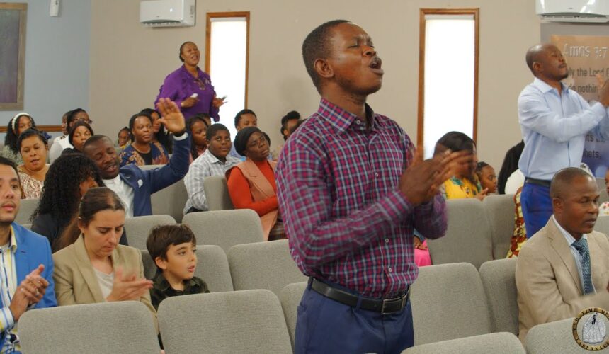 22 – 0515 | Worship & Adoration : Bro. Emmanuel Tshimoa